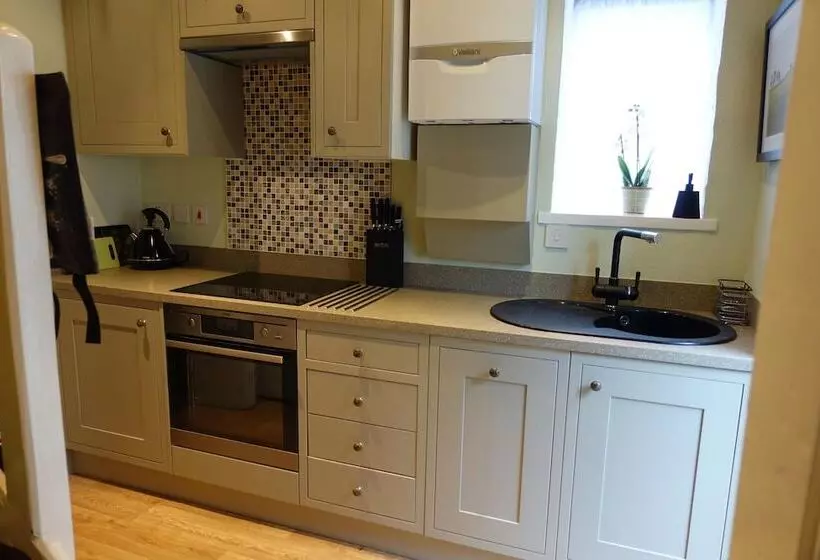 Traditional 2 Bed Cottage In Eyam Hope Valley