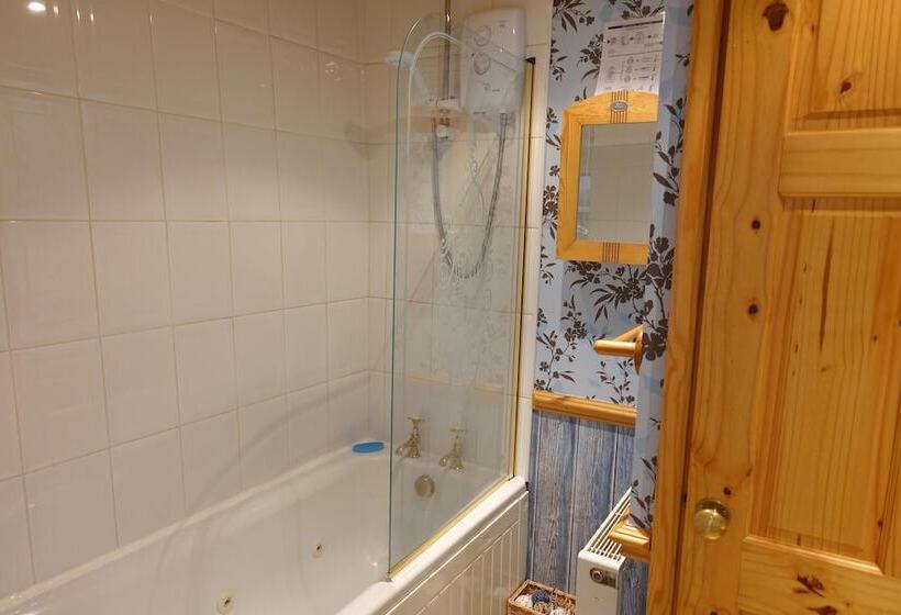 Traditional 2 Bed Cottage In Eyam Hope Valley