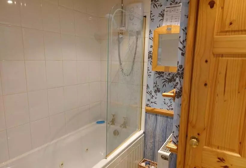 Traditional 2 Bed Cottage In Eyam Hope Valley