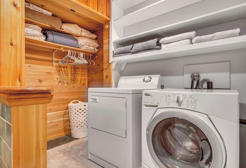 Cozy Home On 10 Acres: Yellowstone In Vermont