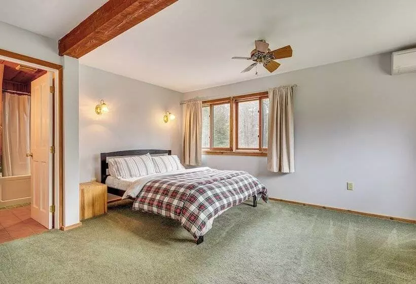 Cozy Home On 10 Acres:  Yellowstone In Vermont