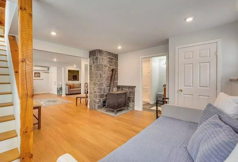 Cozy Home On 10 Acres:  Yellowstone In Vermont