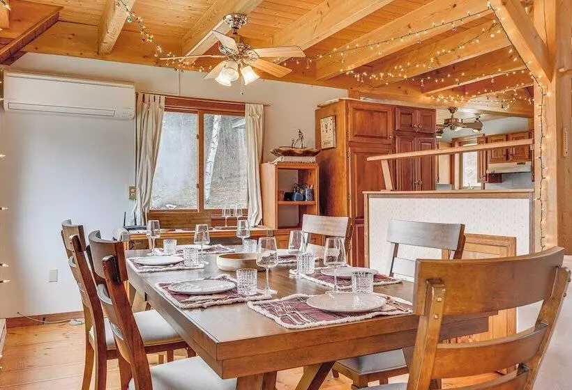 Cozy Home On 10 Acres:  Yellowstone In Vermont