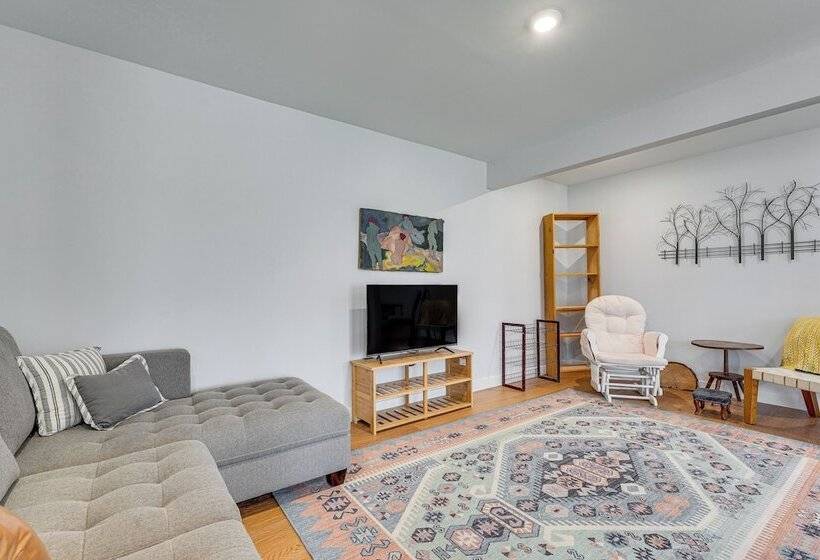 Cozy Home On 10 Acres: Yellowstone In Vermont