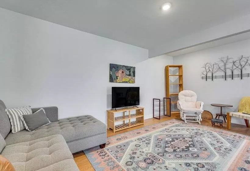 Cozy Home On 10 Acres:  Yellowstone In Vermont