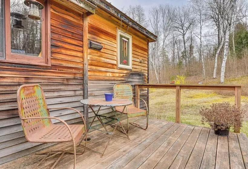 Cozy Home On 10 Acres:  Yellowstone In Vermont