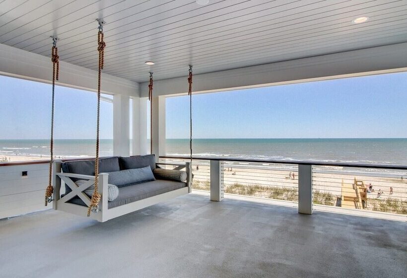 710 Ocean Boulevard Avantstay Oceanfront, Private Pool + Rooftop Deck