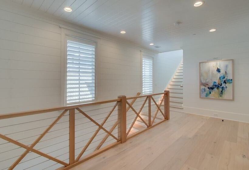 710 Ocean Boulevard Avantstay Oceanfront, Private Pool + Rooftop Deck