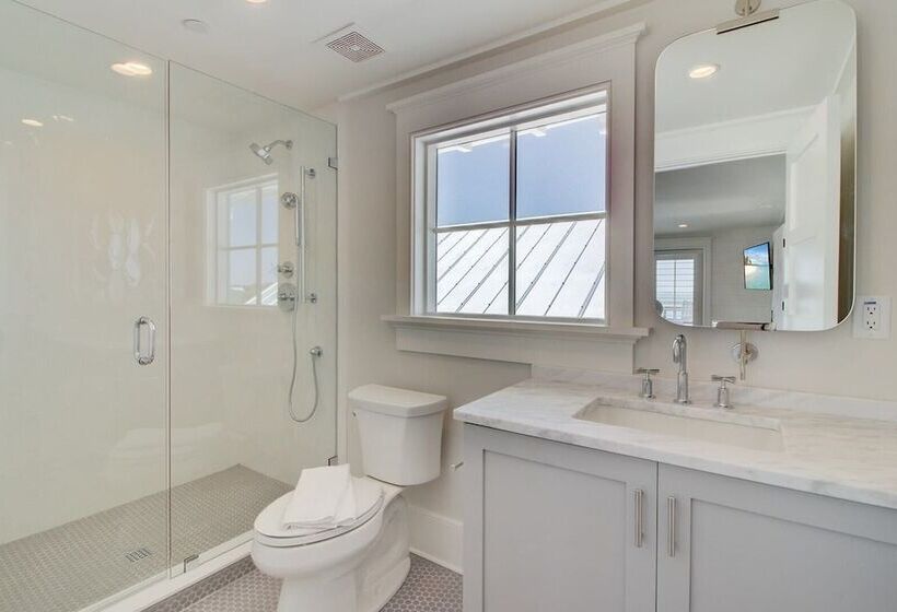 710 Ocean Boulevard Avantstay Oceanfront, Private Pool + Rooftop Deck