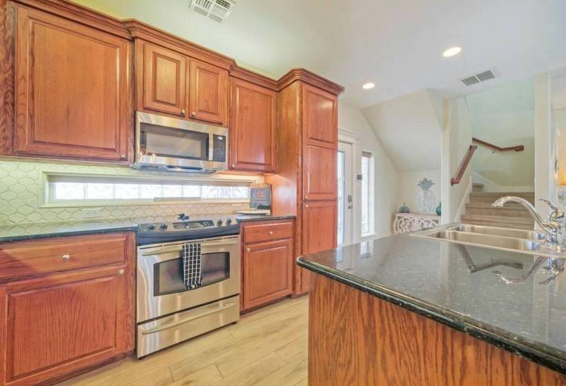 Walk To The Beach Avantstay Golf Cart Brdwalk