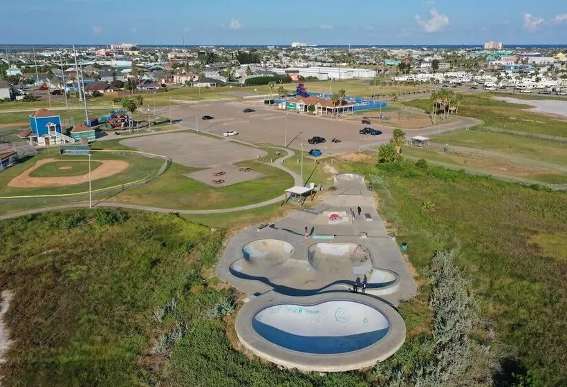 Walk To The Beach Avantstay Golf Cart Brdwalk