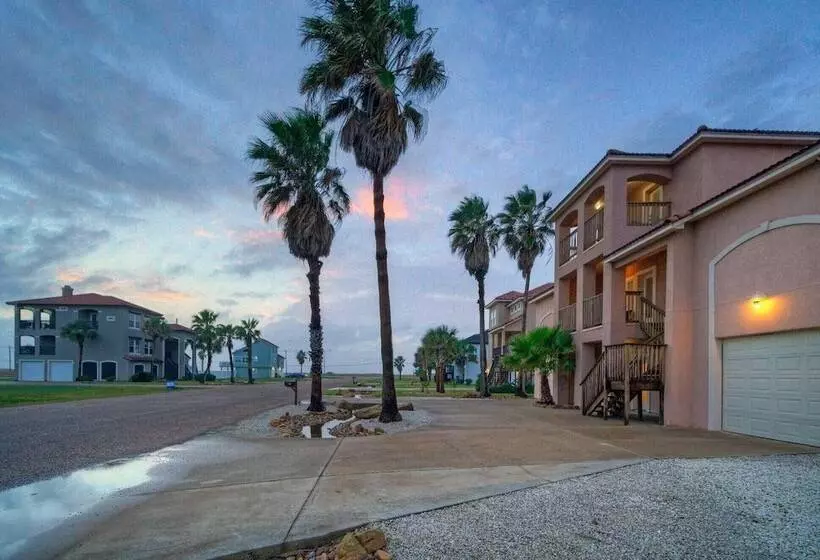 Walk To The Beach Avantstay Golf Cart Brdwalk