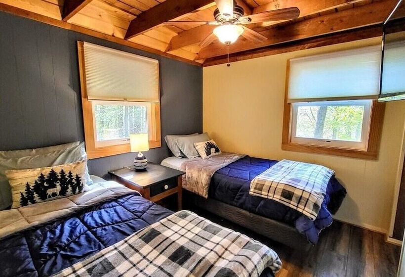 Arrowhead Lake Retreat By Avantstay Shared Pool, Game Room, Firepit