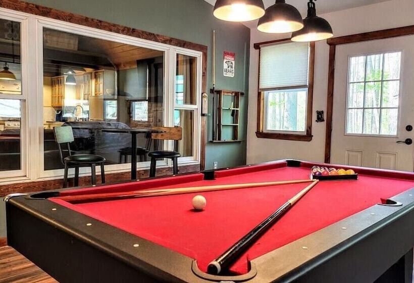 Arrowhead Lake Retreat By Avantstay Shared Pool, Game Room, Firepit