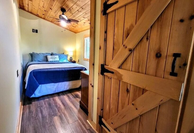 Arrowhead Lake Retreat By Avantstay Shared Pool, Game Room, Firepit