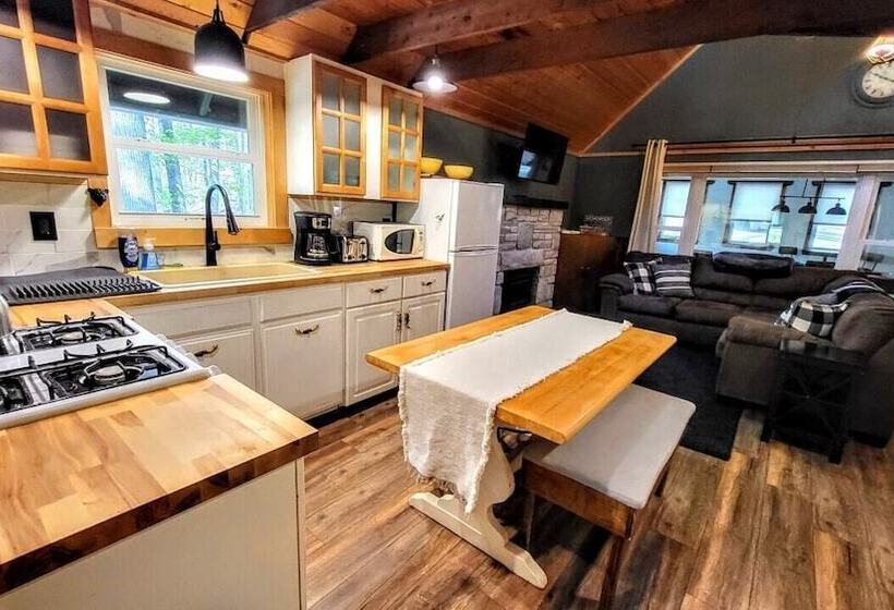 Arrowhead Lake Retreat By Avantstay Shared Pool, Game Room, Firepit