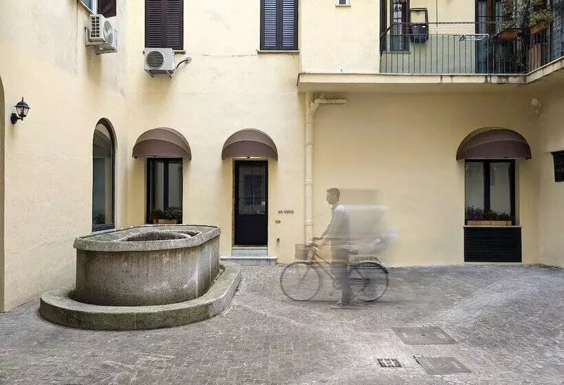 تختخواب و صبحانه La Corte Dei Panni