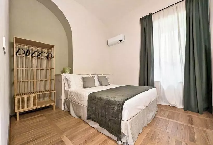 تختخواب و صبحانه La Corte Dei Panni