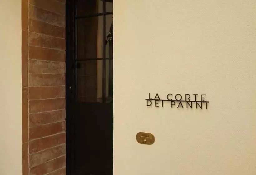 تختخواب و صبحانه La Corte Dei Panni