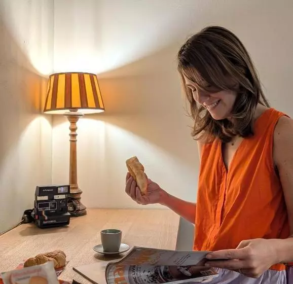 تختخواب و صبحانه La Corte Dei Panni