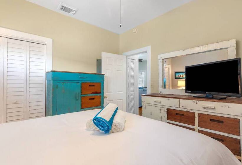 Blue Heron By Avantstay Pool & Bbq In Key West