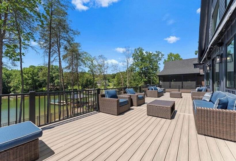 Blue Heron & Gray Fox By Avantstay 2 Lakefront Homes, Sleeps 44 Pool, Dock, Theater