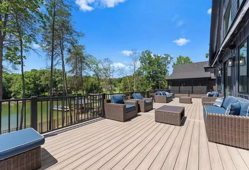 Blue Heron & Gray Fox By Avantstay 2 Lakefront Homes, Sleeps 44 Pool, Dock, Theater