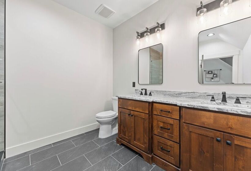 Blue Heron & Gray Fox By Avantstay 2 Lakefront Homes, Sleeps 44 Pool, Dock, Theater