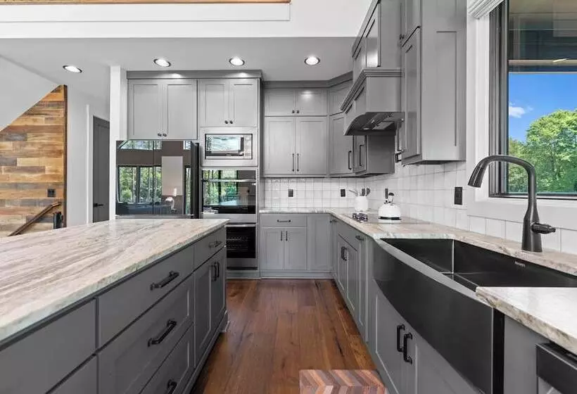 Blue Heron & Gray Fox By Avantstay 2 Lakefront Homes, Sleeps 44 Pool, Dock, Theater