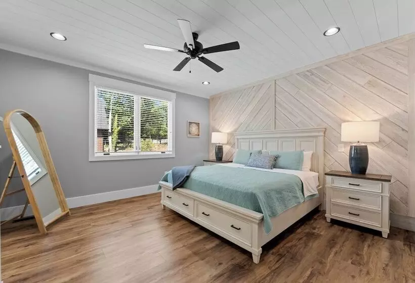 Blue Heron & Gray Fox By Avantstay 2 Lakefront Homes, Sleeps 44 Pool, Dock, Theater