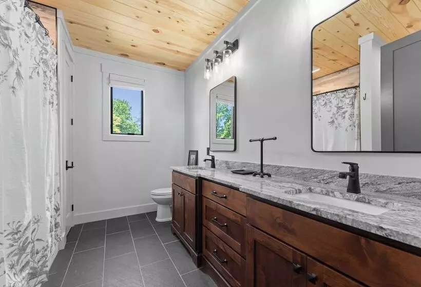 Blue Heron & Gray Fox By Avantstay 2 Lakefront Homes, Sleeps 44 Pool, Dock, Theater