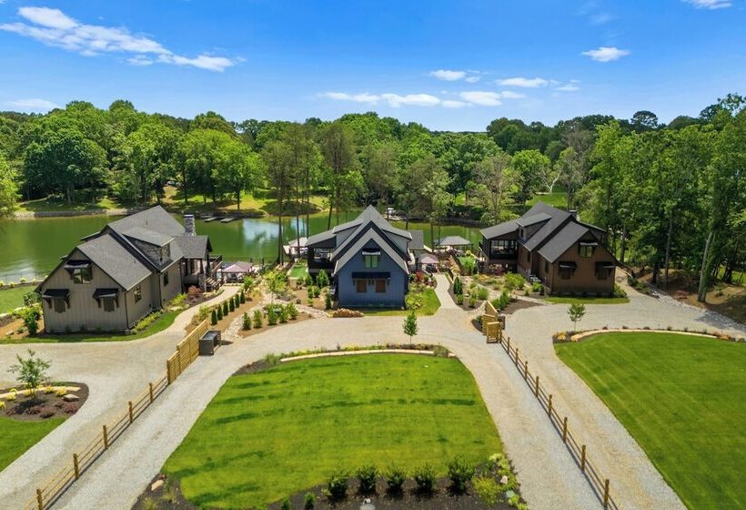 Blue Heron & Gray Fox By Avantstay 2 Lakefront Homes, Sleeps 44 Pool, Dock, Theater