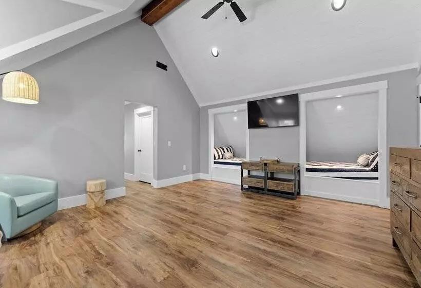 Blue Heron & Gray Fox By Avantstay 2 Lakefront Homes, Sleeps 44 Pool, Dock, Theater