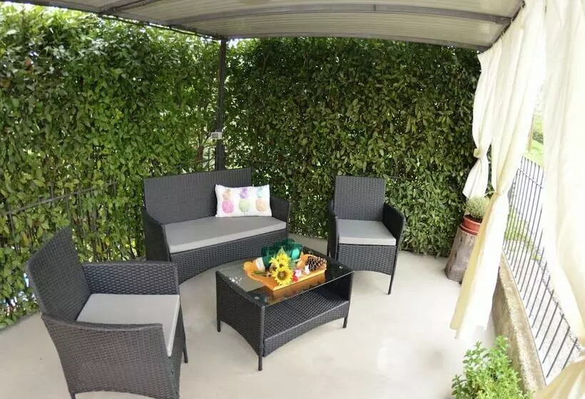 Casale On The Hills Between Lucca And The Sea, With Garden And Swimming Pool