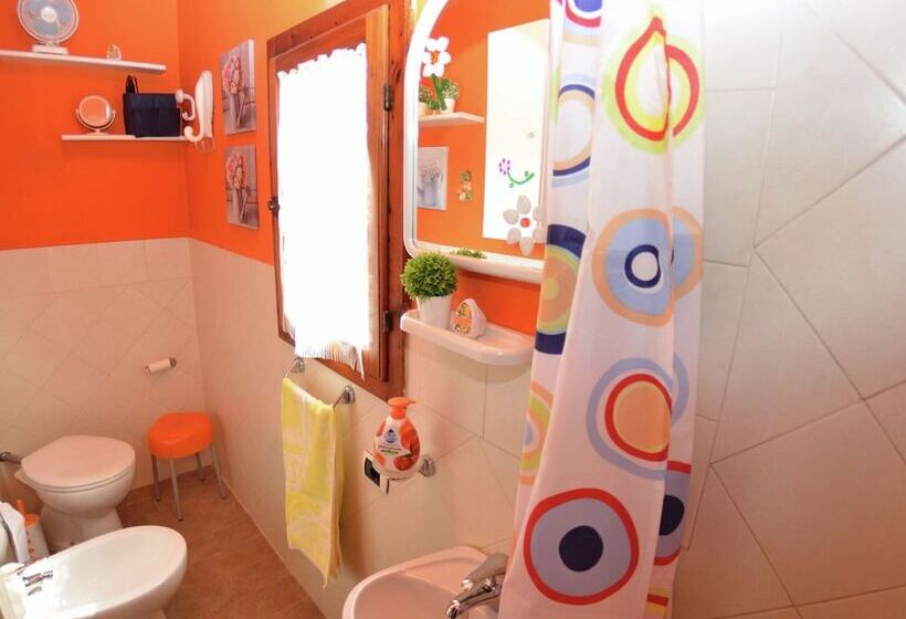 Casale On The Hills Between Lucca And The Sea, With Garden And Swimming Pool