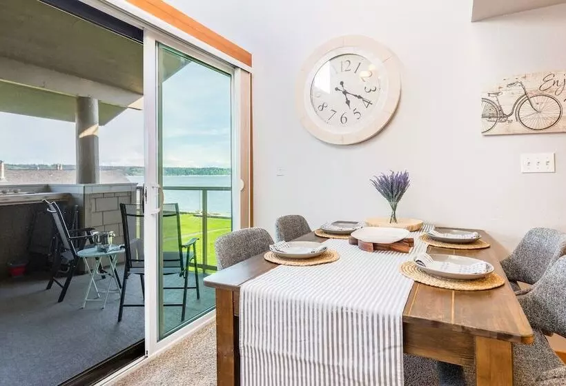 Coastal Chic Beach Condo By Avantstay Balcony