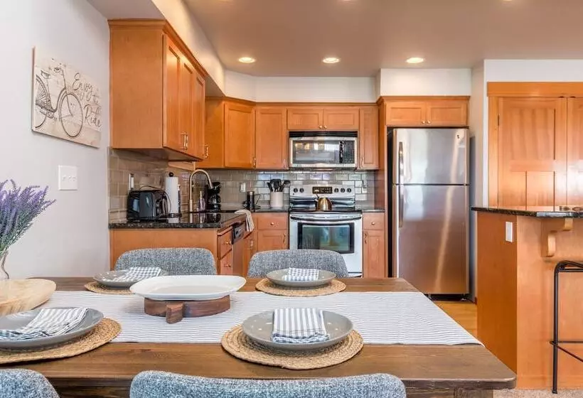 Coastal Chic Beach Condo By Avantstay Balcony