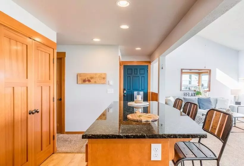 Coastal Chic Beach Condo By Avantstay Balcony