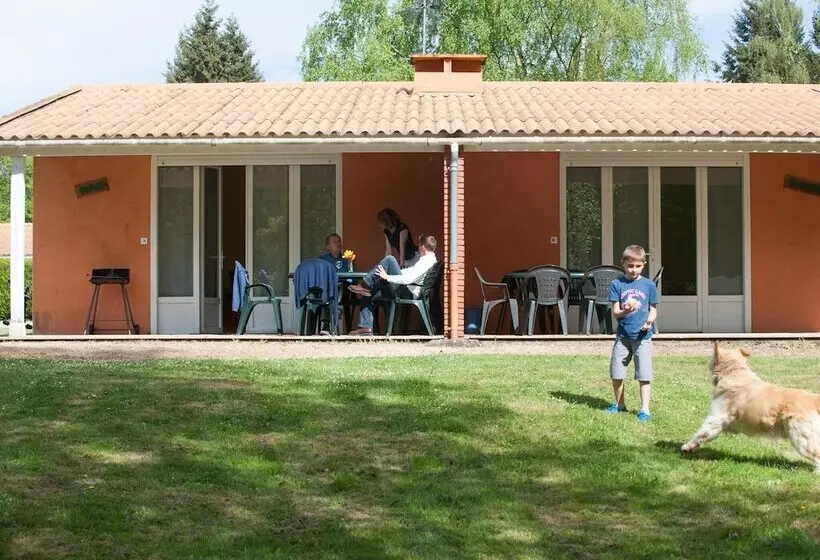 Cosy Cottage In Sauze Vaussais With Shared Pool