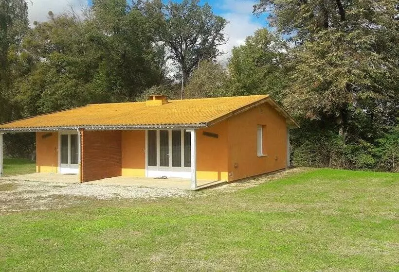 Cosy Cottage In Sauze Vaussais With Shared Pool