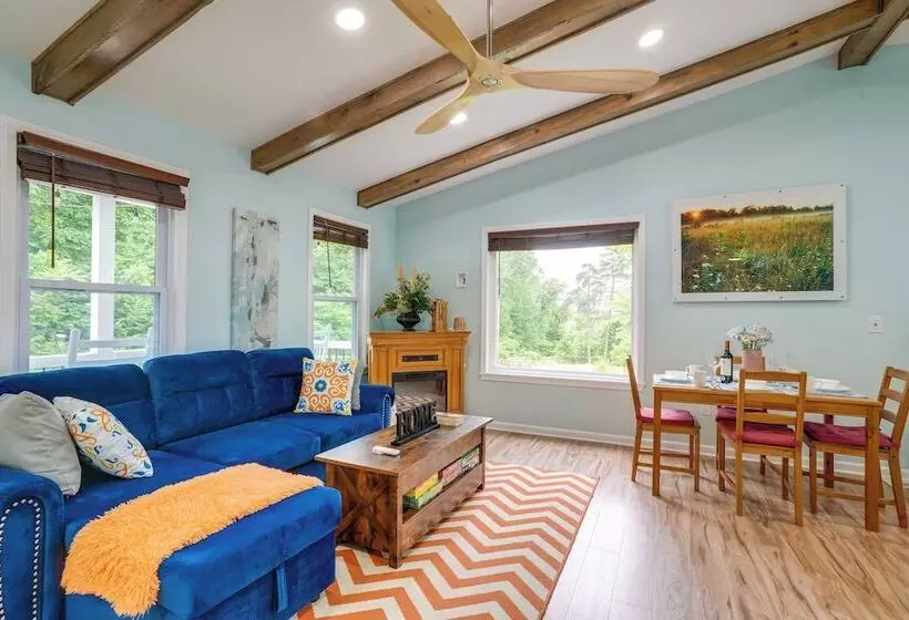 Front Royal Retreat On 3 Acres W/ Mtn Views!