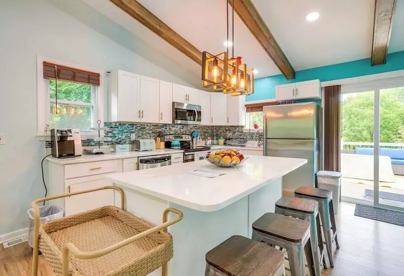 Front Royal Retreat On 3 Acres W/ Mtn Views!