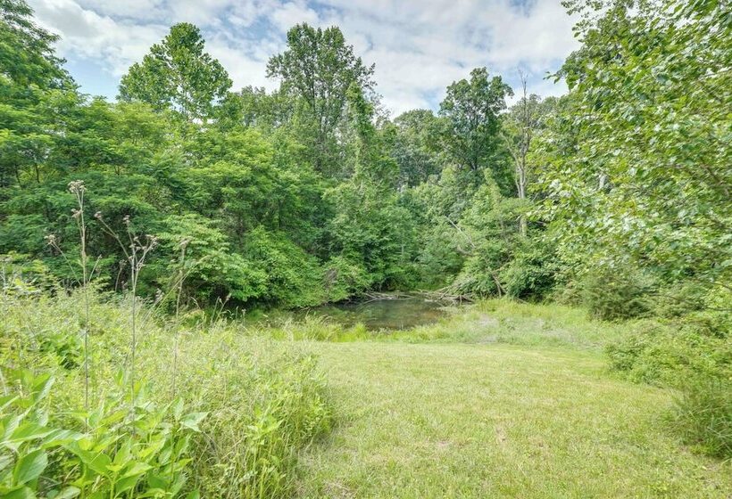 Front Royal Retreat On 3 Acres W/ Mtn Views!