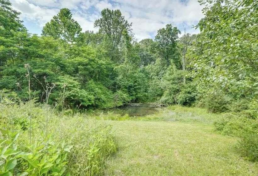 Front Royal Retreat On 3 Acres W/ Mtn Views!