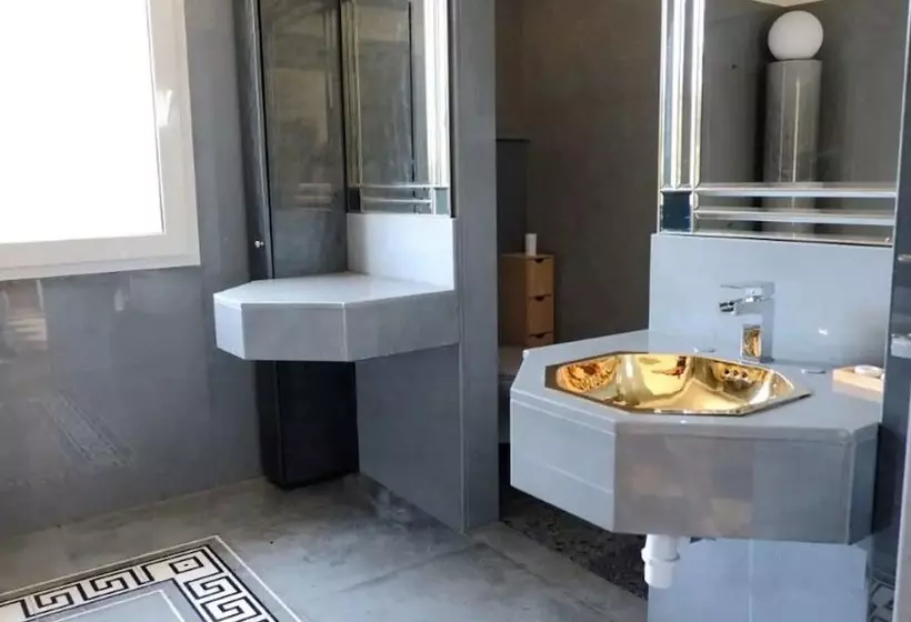 Gite Gretel, In A Green Setting By A Stream