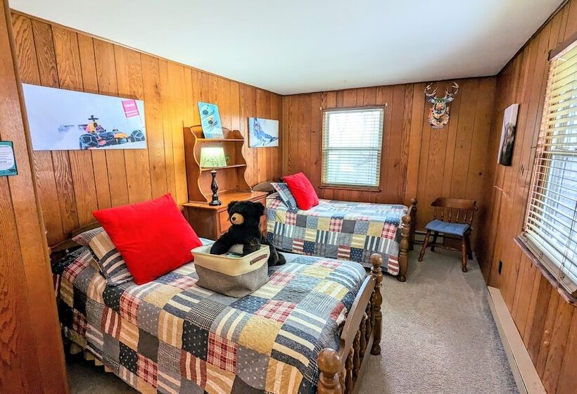 Harmony Cottage By Avantstay Lake Access, Hot Tub, Fire Pit, & Game Room