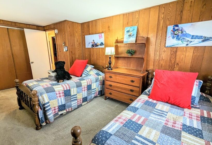 Harmony Cottage By Avantstay Lake Access, Hot Tub, Fire Pit, & Game Room