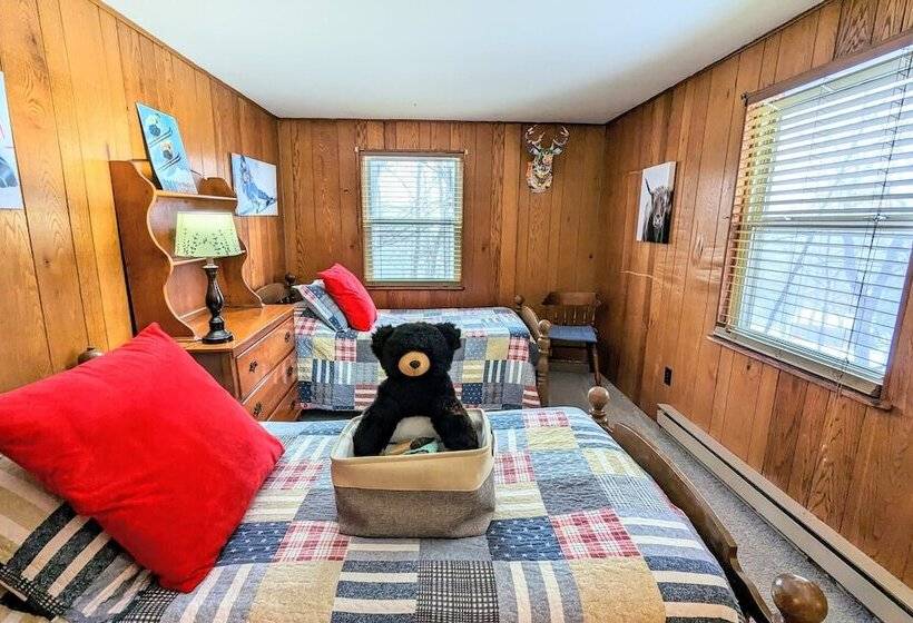 Harmony Cottage By Avantstay Lake Access, Hot Tub, Fire Pit, & Game Room