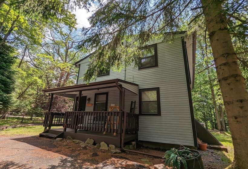 Harmony Cottage By Avantstay Lake Access, Hot Tub, Fire Pit, & Game Room