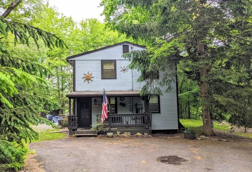 Harmony Cottage By Avantstay Lake Access, Hot Tub, Fire Pit, & Game Room